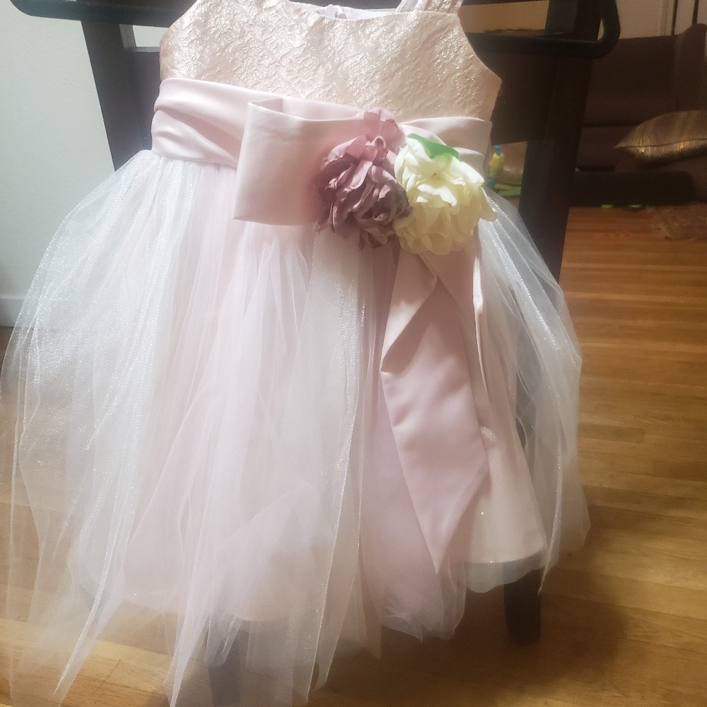 Dress - Picture 2 of 5